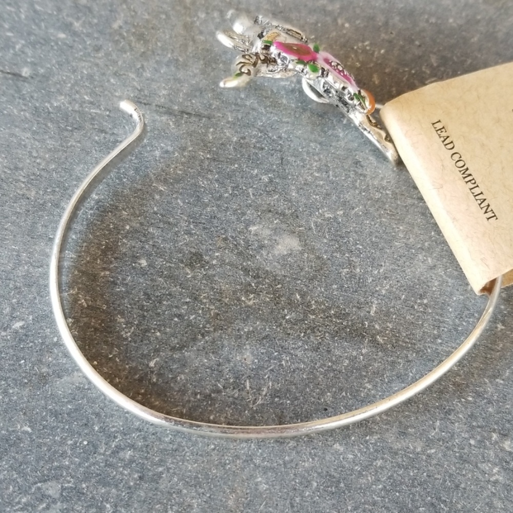 So Western boho Floral Wreath Steer head Bracelet - Picture 7 of 8